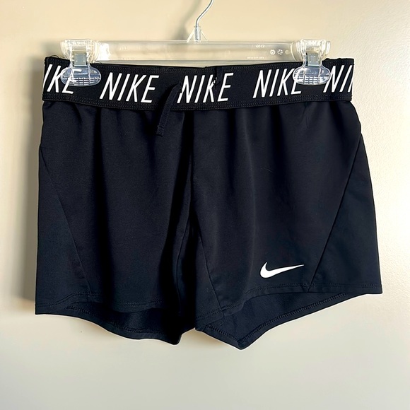 Nike Women’s Dry Training Shorts - Picture 1 of 3
